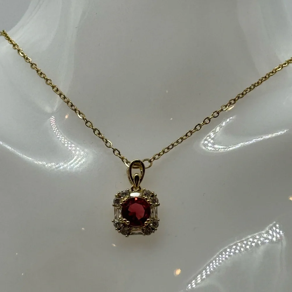 Stunning Pink 8mm Crystal made with Swarovski Crystals set in Gold Pendant - Picture 5 of 11